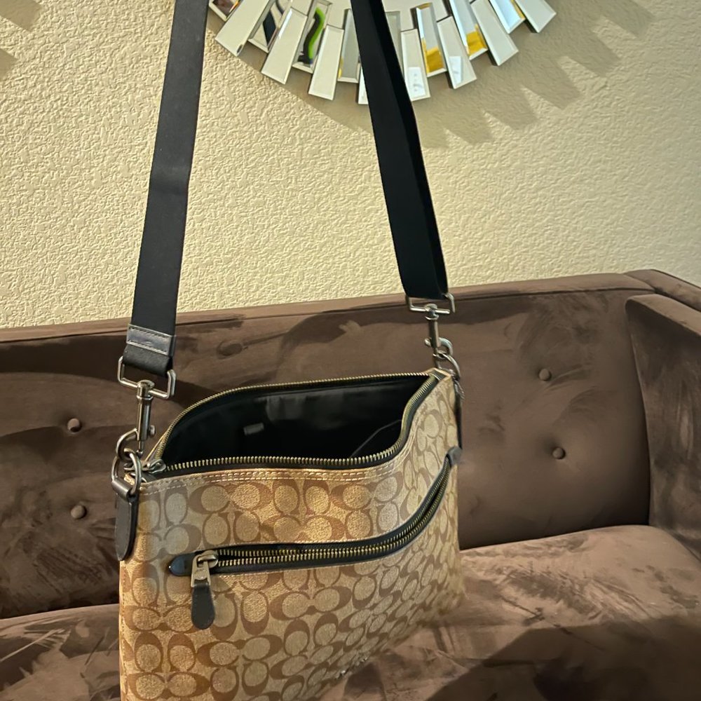 Coach Bag - Picture 5 of 6